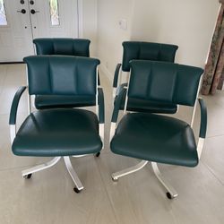 4 Dinette Chairs 