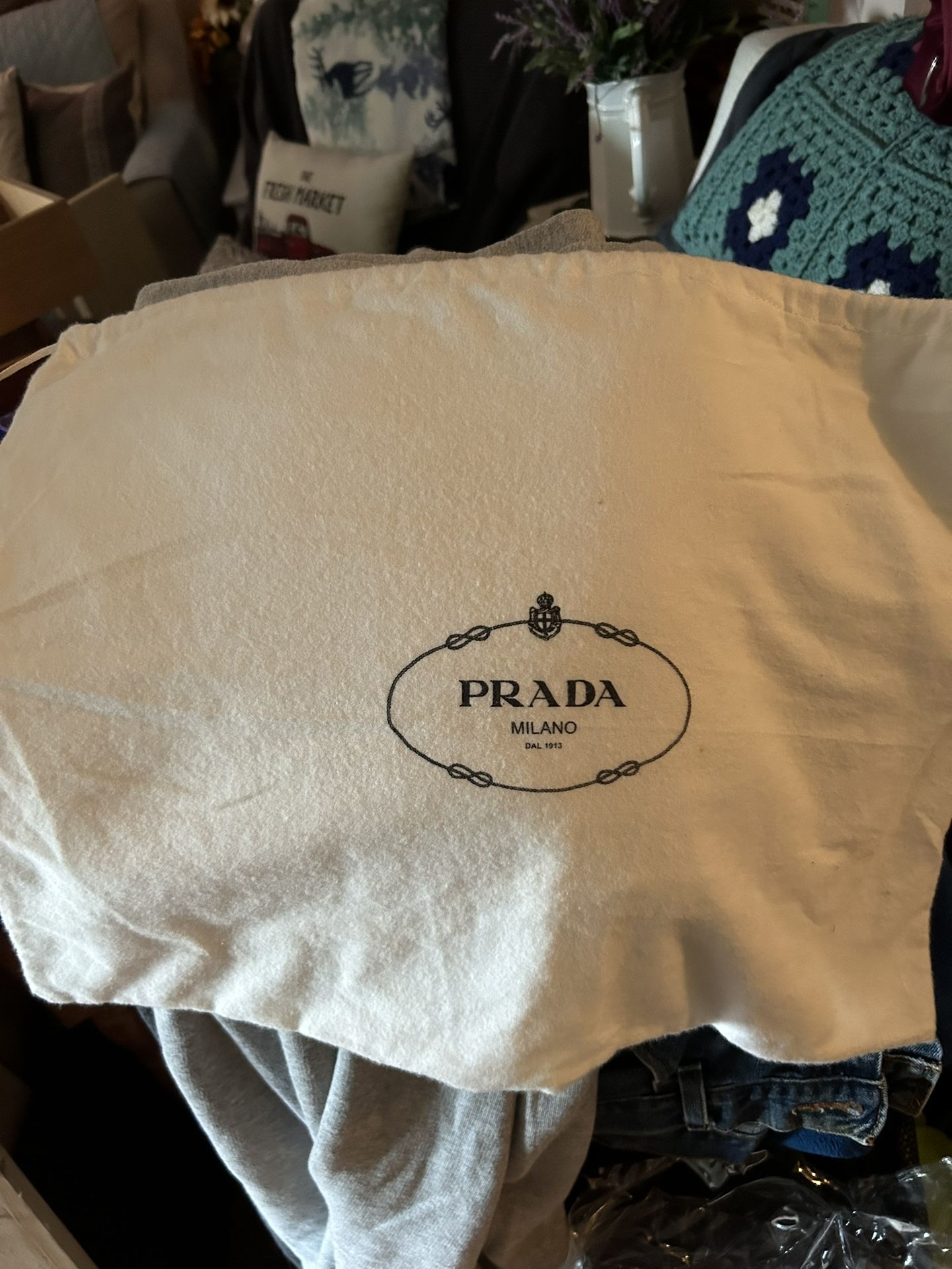 PRADA PURSE DUST BAG TO PROTECT YOUR PURSE