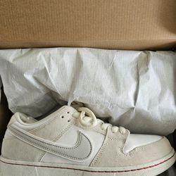 Nike SB Dunk Low 'City of Love' Coconut Milk/Light Bone
Size 9.5