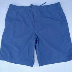 Mens Columbia Shorts. Size 40. Color: Blue.