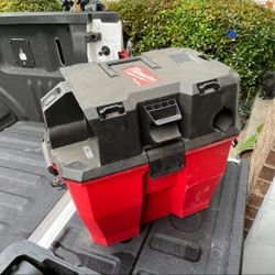 Milwaukee M18 FUEL 9 Gal. Cordless DUAL-BATTERY Wet/Dry Shop Vacuum with Filter, Hose