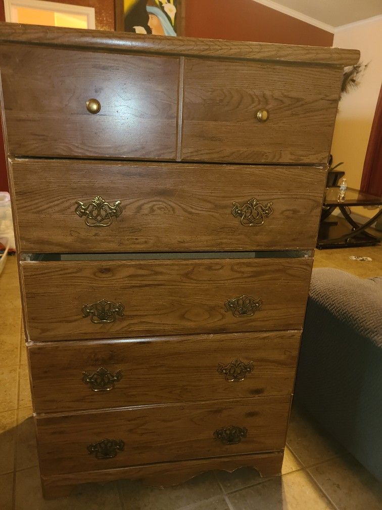 5 Drawer Dresser Free