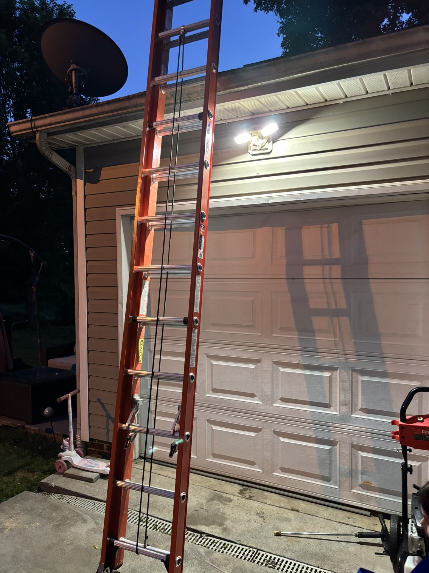 Like New 24ft Ladder