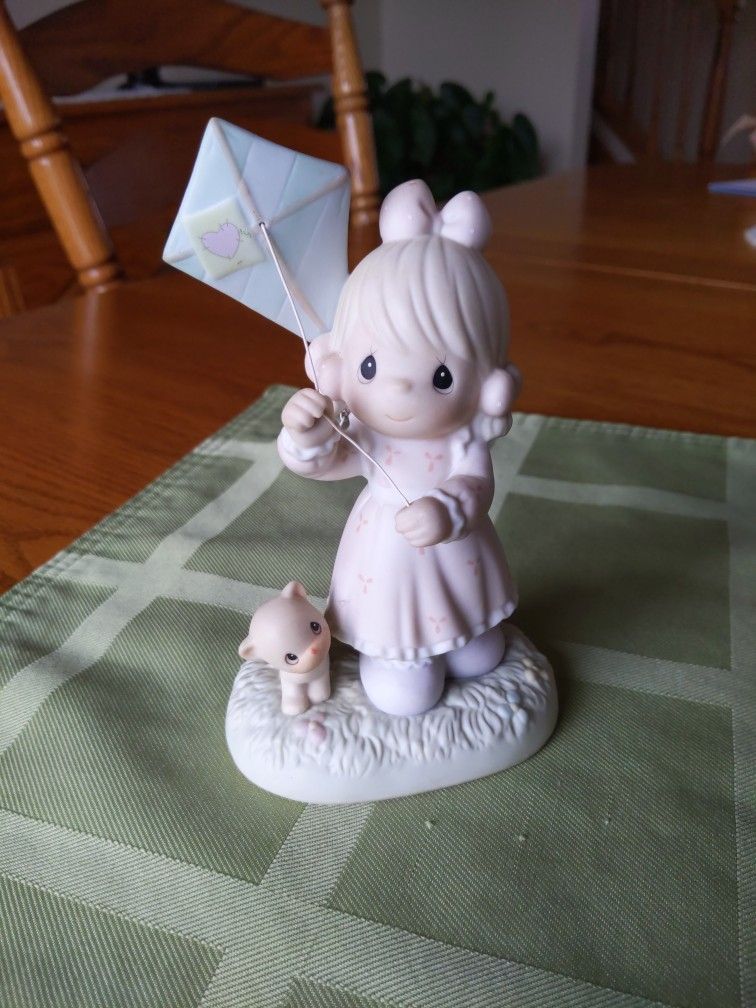 Precious Moments Sending My Love Your Way