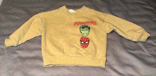an H&M Kids beige Marvel Comics printed sweatshirt size 2T has some stains in front see all photos