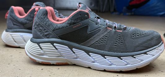 Hoka woman’s 10