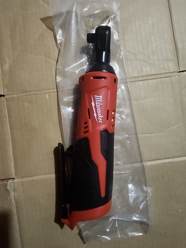 Milwaukee M12 Ratchet 3/8