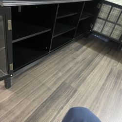 60 Inch Long 25 Inch High 16 Inch Deep Black Tv Table Excellent Condishon Pick Up Raseda And Vanowen 