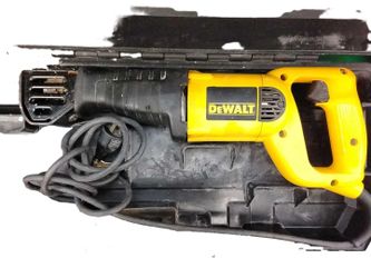Dewalt Dw304p Yellow Corded Reciprocating Saw