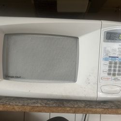2 Microwaves 1 air fryer 