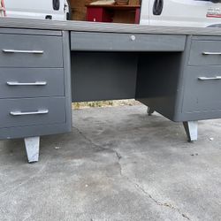 Vintage Mid Century Modern Metal Tanker Desk