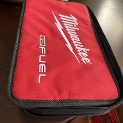 Milwaukee Fuel Bag With Zipper 