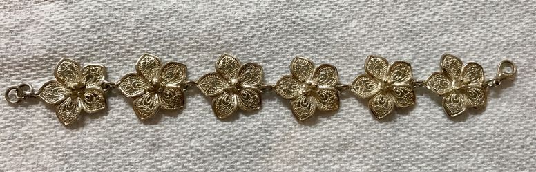 Sterling silver flower bracelet