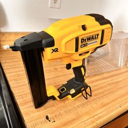 Dewalt 18 Ga Stapler
