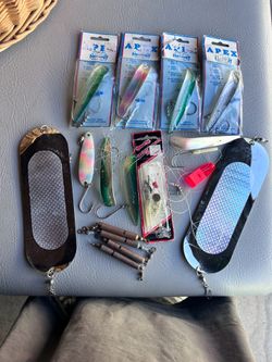 Hot Spot Apex Lures, Scotty Rotary Kit, and Flashers Fishing Lot