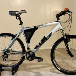  Gorgeous Haro Mountain Bike (LOADED), Ready To Roll! 