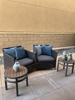 High End Patio Set (statues not included)