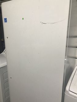 freezer upright white