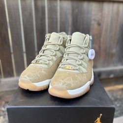 Nike Air Jordan 11 Neutral Lux Olive Size 11.5/10