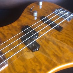 Washburn XB 102 Bass