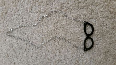 Glasses necklace
