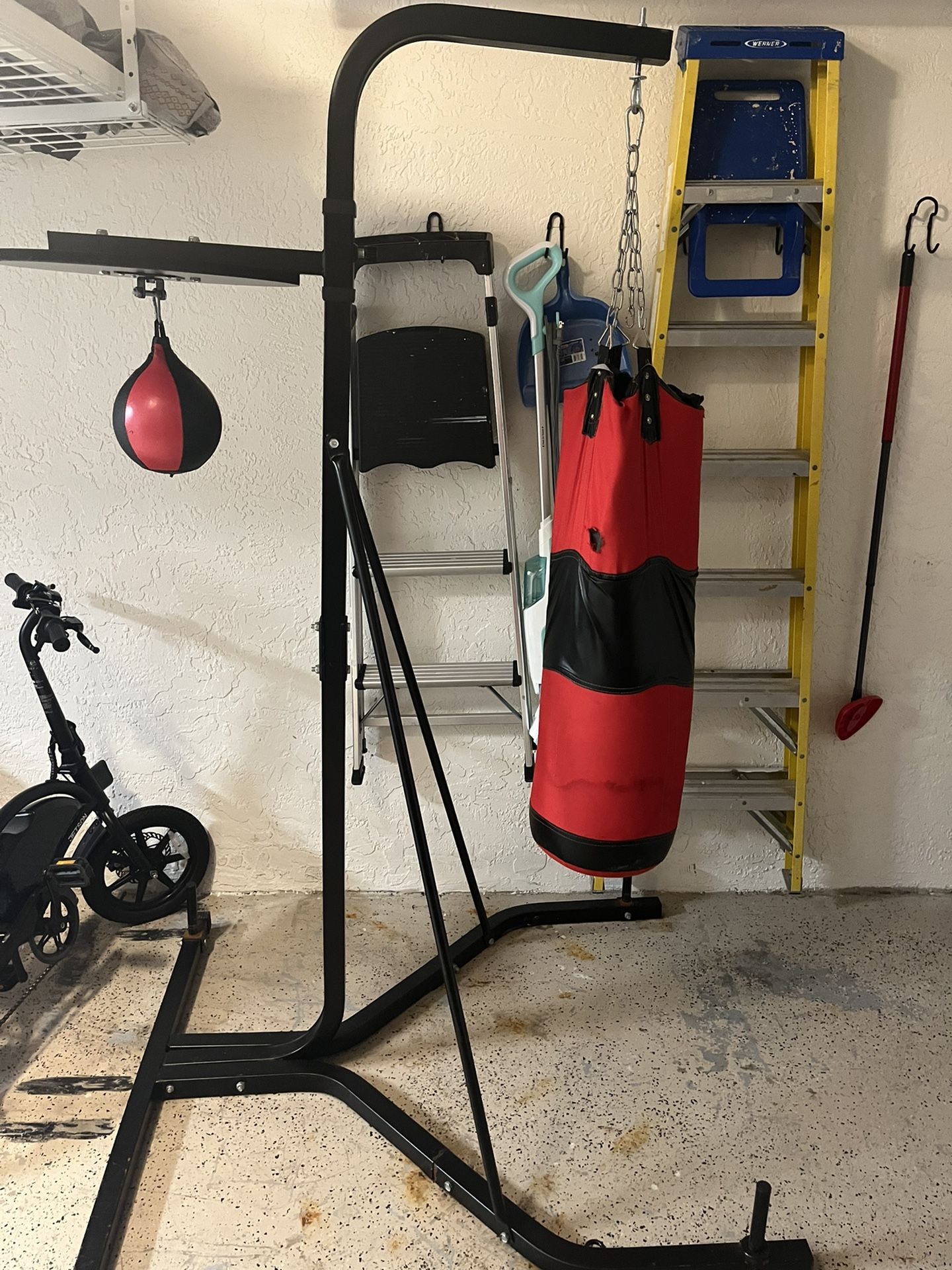 Boxing Bag with speed bag