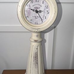 Vintage Pier 1 Wooden Battery Operated Clock 22”