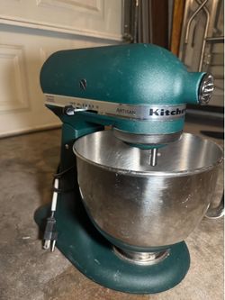 Like new artisan mixer WORKS GREAT NEED GONE