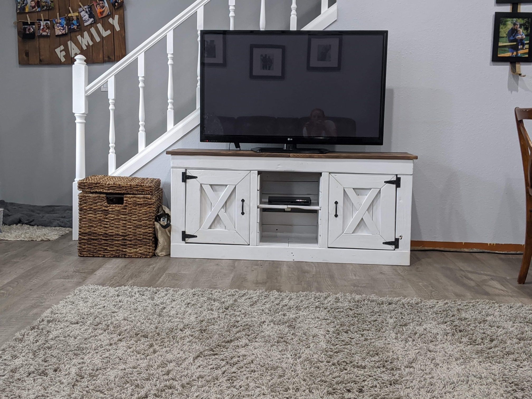 Tv Console, Cabinet, Entertainment Center 5 Ft