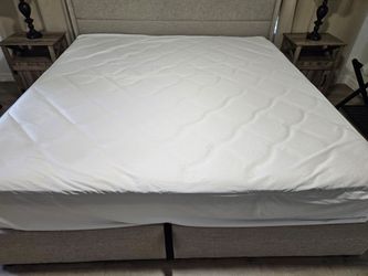 New 12" Thick King Size Mattress Hybrid Spring and Memory Foam - Protective Cover on it