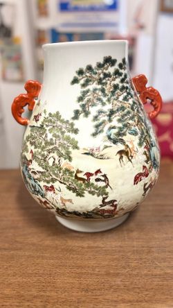 Porcelain Chinese vase