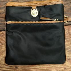 Michael Kors Cross Body Pocketbook 