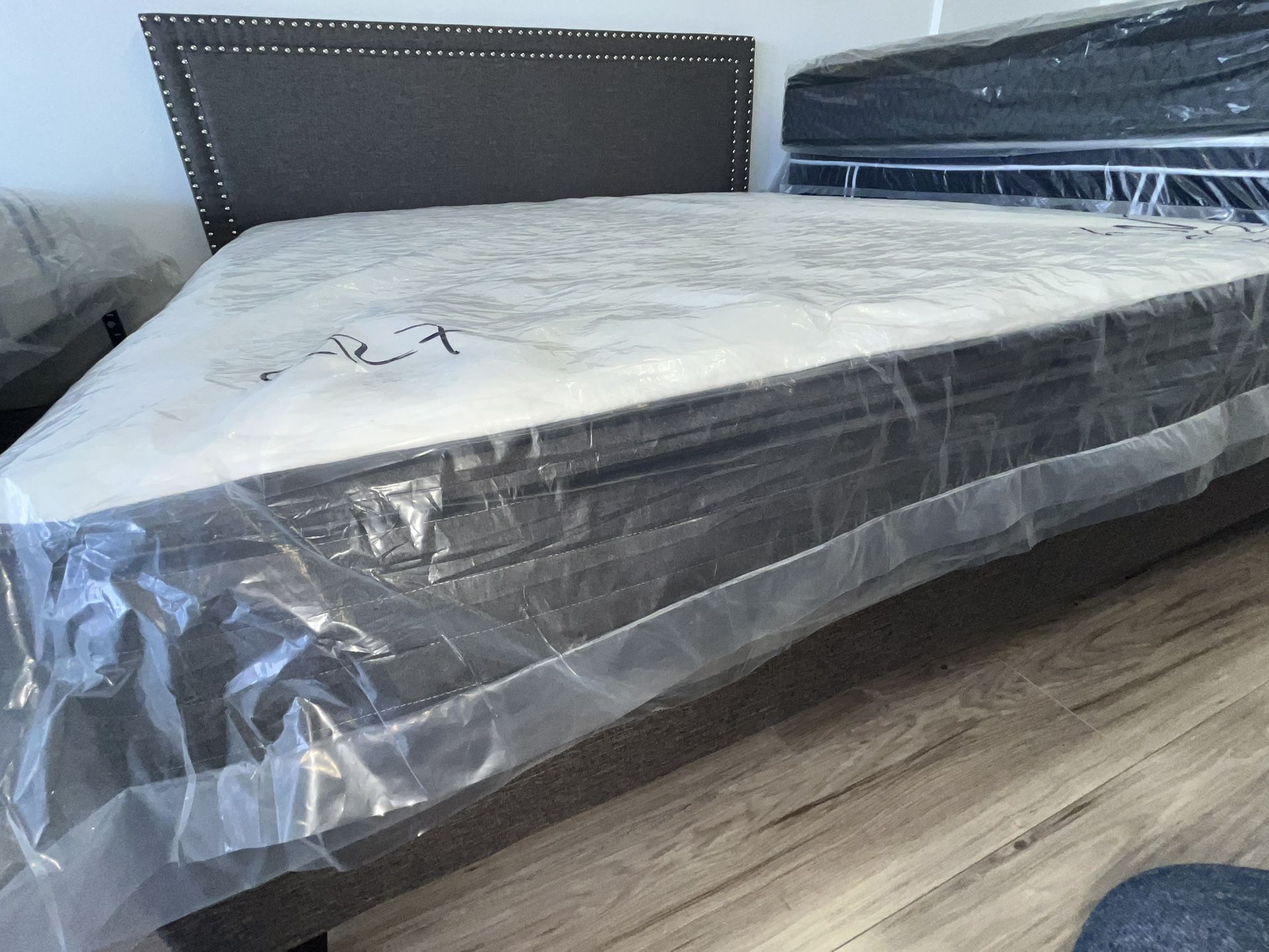 New 12β Inch King Size Clearance Sale βοΈ Finance With $0 Down βοΈ Same Day Delivery βοΈ