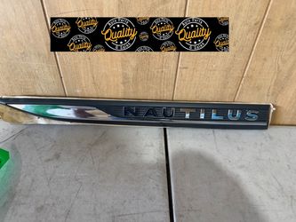 2019 2020 2021 2022 2023 Lincoln Nautilus Driver Side Left Side Fender Emblem Trim