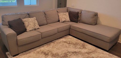 Gray Sectional Couch/Sofa w/ Left Chaise