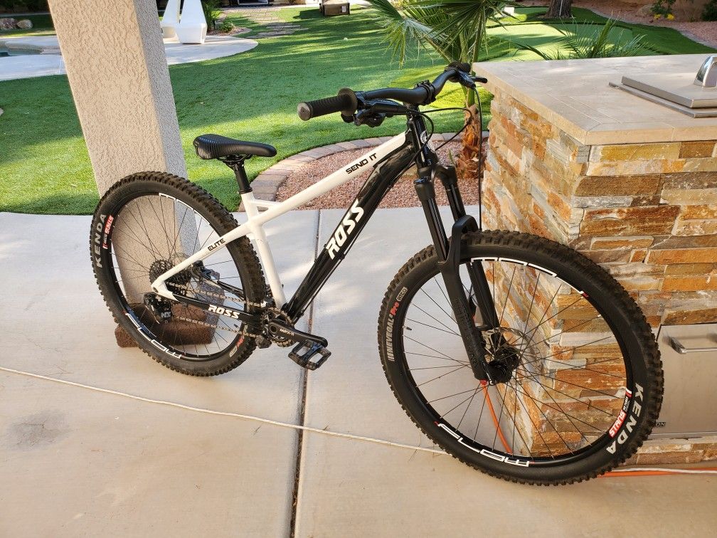 ROSS Send IT ELITE 29" Hardtail All Mountain Trail Bike.