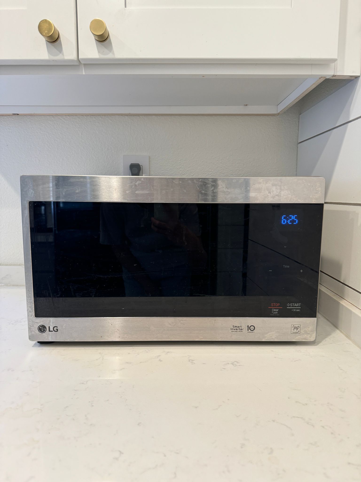 LG microwave 1000 Watts 