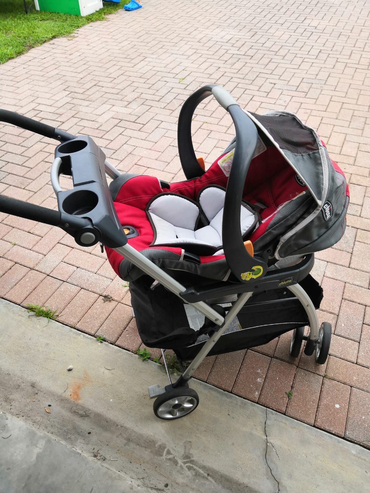 Chicco caddy stroller and base
