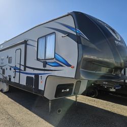 2019 Vengeance Rogue 311A13 Toy Hauler 