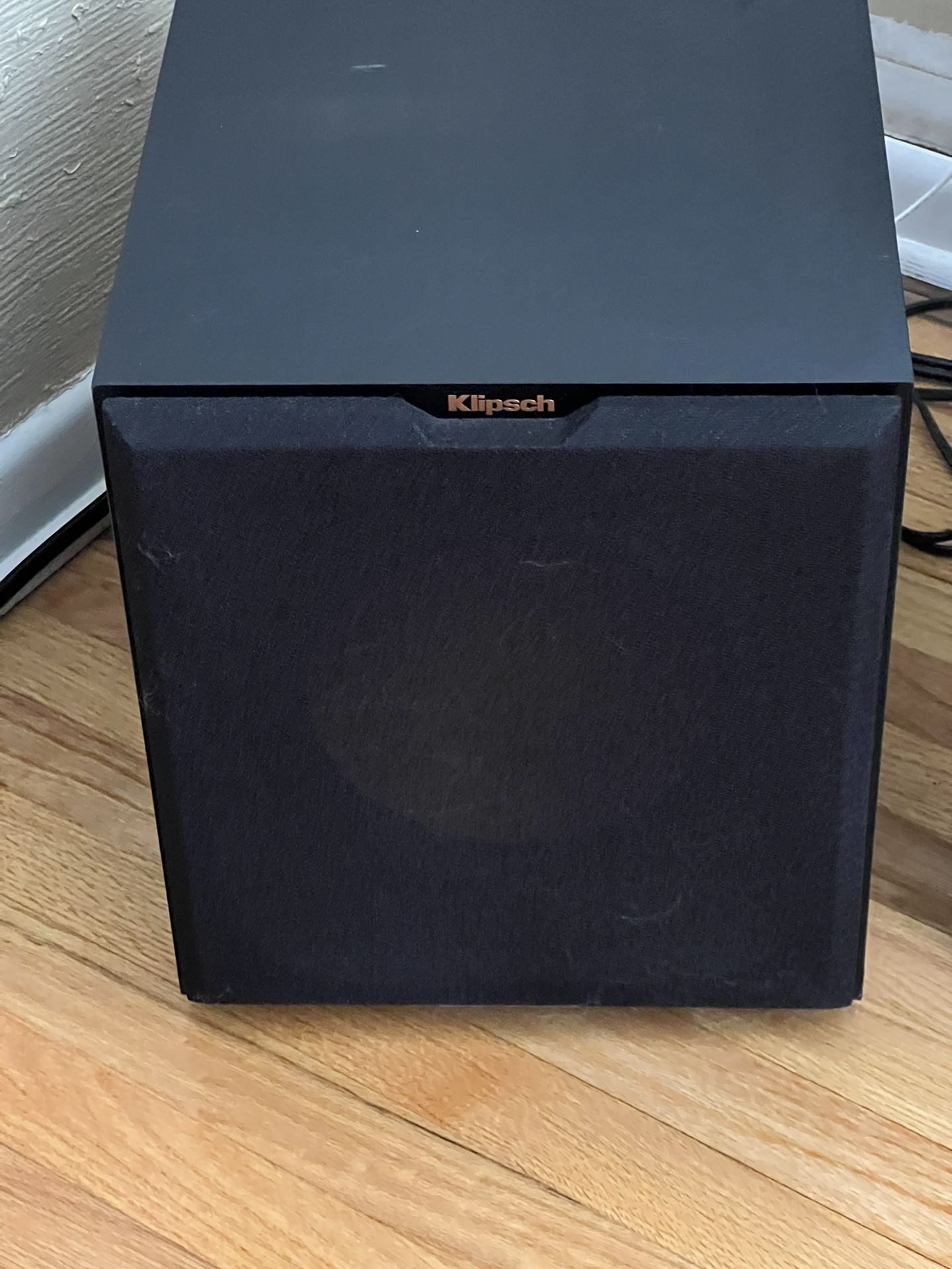 Klipsch Model R-10SW powered Subwoofer