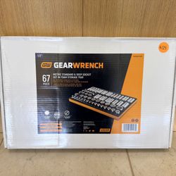 GEARWRENCH 1/2” 67 PIECE METRIC STANDARD & DEEP SOCKET SET IN FOAM STORAGE TRAY