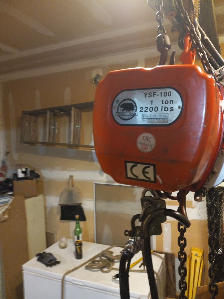 1 Ton Electric 20’ Hoist