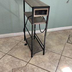 End Table/Couch Table With Usb And Plug-In Ports