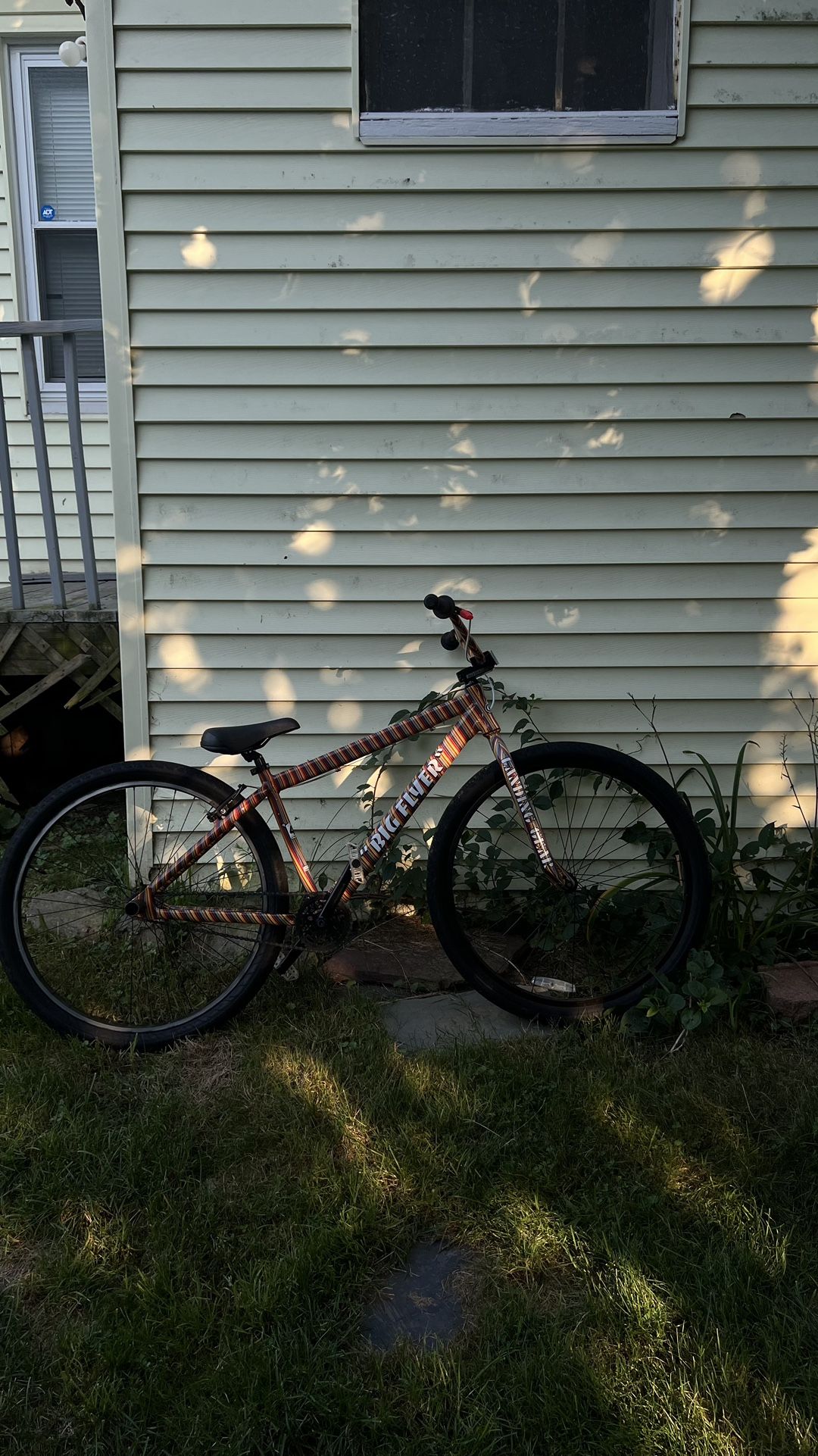 Striped fusion big flyer se bike