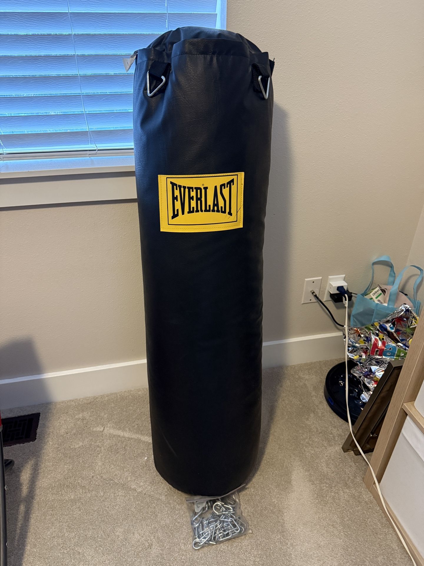 Everlast Heavy bag 95 Pounds