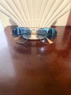 Rayban aviator sunglassses RB3025