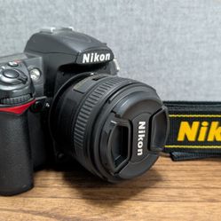 Nikon D7000 With Lens