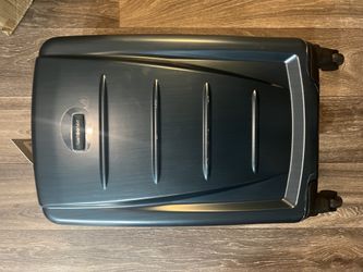 Samsonite Winfield 2 Spinner Luggage 