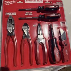 Milwaukee 7 Piece Tool Set With Pouch 