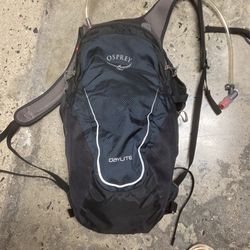 Osprey Claylite Backpack With Water Straw